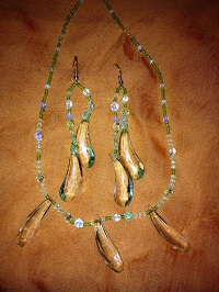 Parure Collier/Boucles d'oreille cristal de bohème et verre