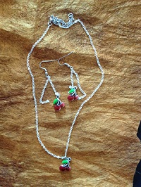 Parure collier et boucles d'oreille cerises