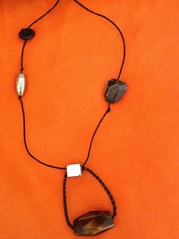 Collier métal, synthétique, cuir