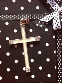 Pendentif croix imitation nacre
