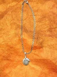 Collier pendentif escargot