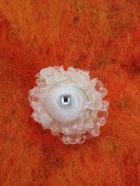 Bague réglable fleur blanche