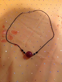 Collier boule en serpent perles noire cristal